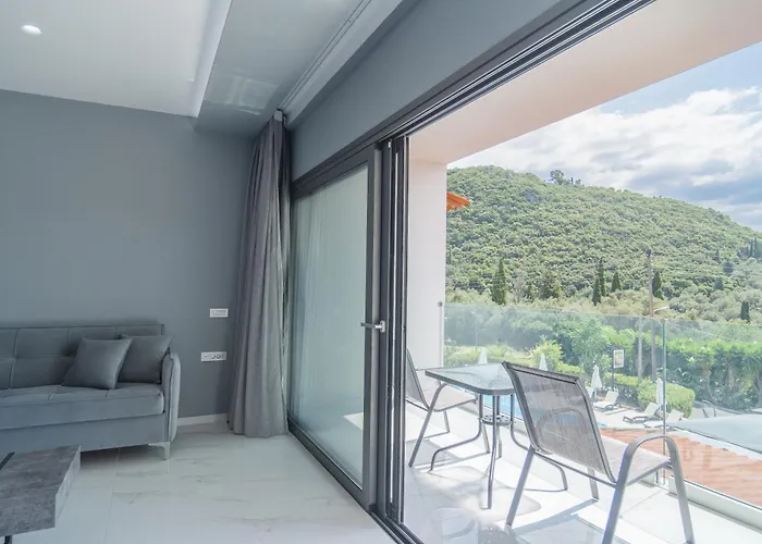 Irida And Appartement *